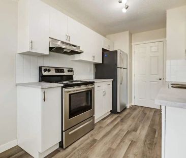 - 3 Bedroom at Poplar Grove - Photo 6
