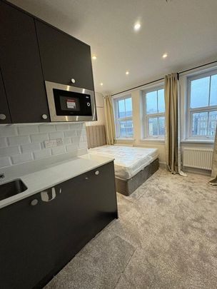 Studio Flat, Wandsworth High St, SW18 - Photo 1