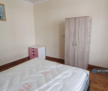 4 bedroom terraced house to rent - Photo 3
