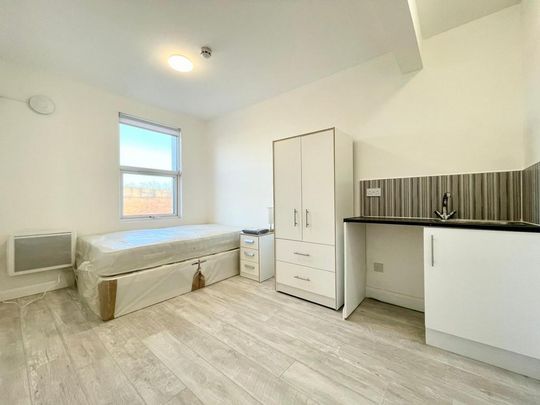 Studio to rent - Photo 1