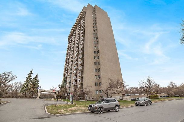 Renovated and Pet-Friendly Apartments in West Ottawa! | RECEIVE 1/2 MONTH FREE RENT!* - Photo 1