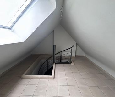 Instapklaar dakappartement met 1 slpk in centrum Zonhoven - Photo 3