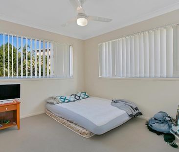 Low Maintenance Townhouse - Photo 5