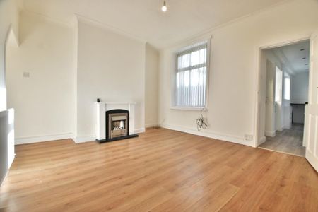 3 bedroom terraced house to rent - Photo 2