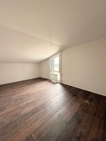 Modern 2.5-room apartment with pool - Photo 4