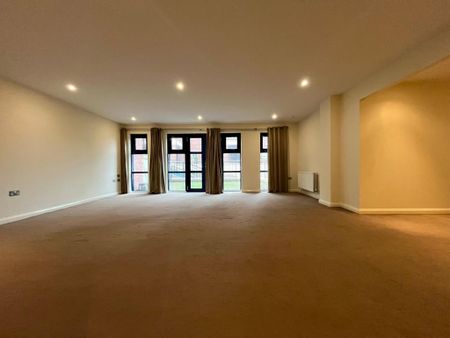 3 bedroom flat to rent - Photo 5