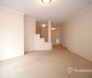 Prestige Family Home - Prime Australind Location - Photo 2