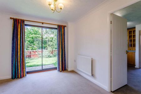 4 bedroom detached house to rent - Photo 2