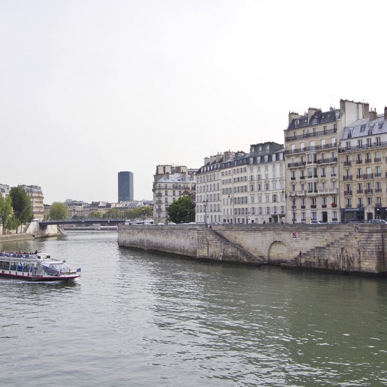 Location place Dauphine, Paris 1er - Photo 1