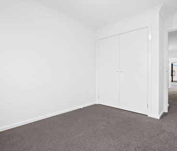 Modern 3-Bedroom Home with Study in Wyndham Vale - Photo 4