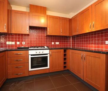 3 bedroom semi-detached house to rent - Photo 4
