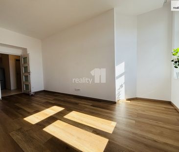 Pronájem bytu 1+1 37 m² - Photo 1