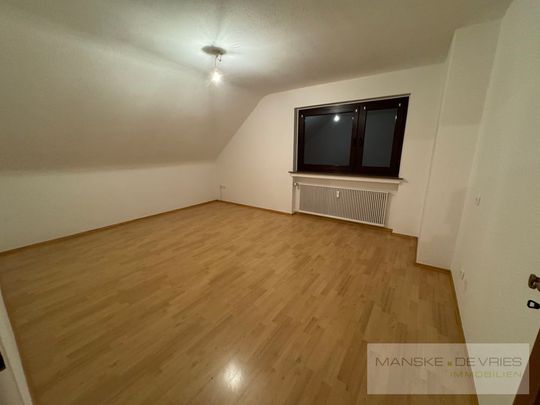 Gemütliche 3-Raum Dachgeschosswohnung in Essen - Photo 1