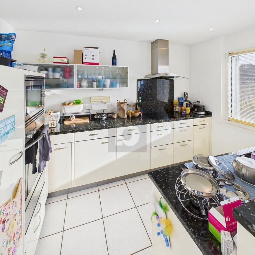 GENEROUS AND LIGHT WITH TOP VIEW - Photo 1