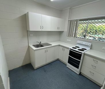 Peaceful Over 55s Living with Private Balcony - Photo 5