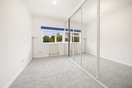 Cuff Crescent, Eltham SE9 - Photo 2