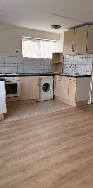 Studio Flat, Handcross Road, LU2 - Photo 1