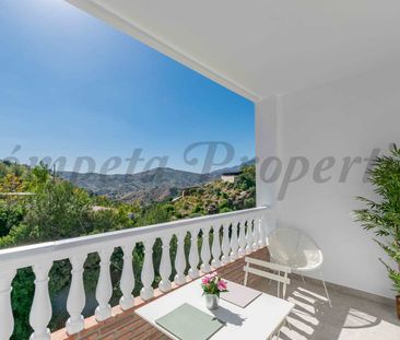 Apartment in Cómpeta, Inland Andalucia in the mountains - Photo 2