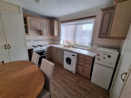 1 bedroom flat to rent - Photo 5