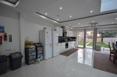 1 bedroom private hall to rent - Photo 4