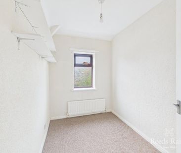 3 bedroom semi-detached house to rent - Photo 6