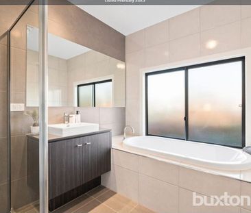 Brighton East - Photo 1