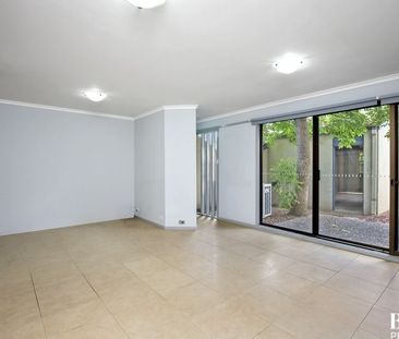 Convenient location - Photo 1