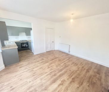 Bitterne Road West, Southampton - Photo 2