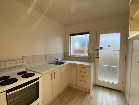 Solid house and a great location - Photo 3