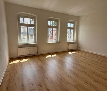 Neu Sanierte 4 Raum Wohnung mit kleinem Balkon in Zwickau Pölbitz a... - Photo 3