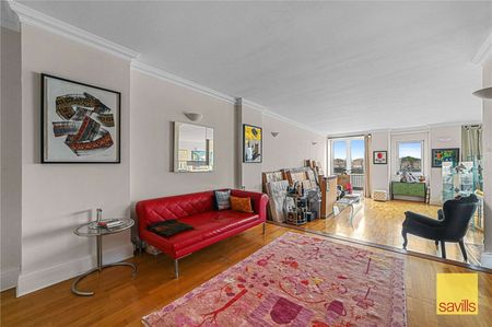 A charming two bedroom riverside apartment located within Keepier Wharf, Narrow Street. - Photo 4