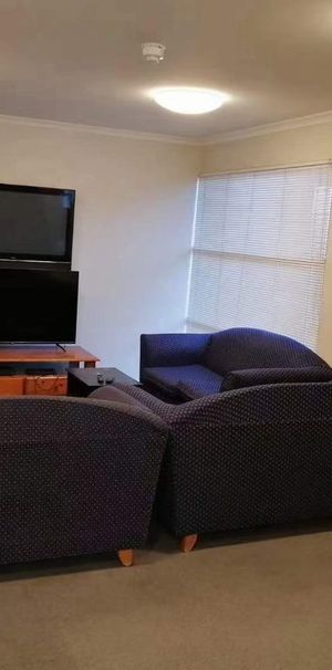 Modern Studio Student Accommodation for Lease in Central Sandy Bay - Photo 1