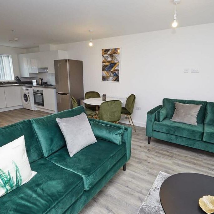 3 bedroom serviced apartment to rent - Photo 1