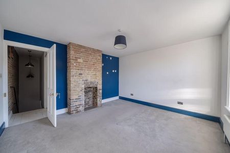 2 bedroom end of terrace house to rent - Photo 3