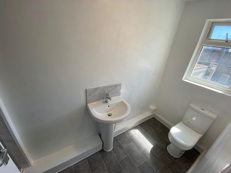 2 Bed Flat, Western Road, BN3 - Photo 5
