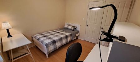 “Fully Furnished 2 Bedroom Studio in Hallett Cove. Close to Public Transport, Local facilities and Coastal Boardwalk.” - Photo 3