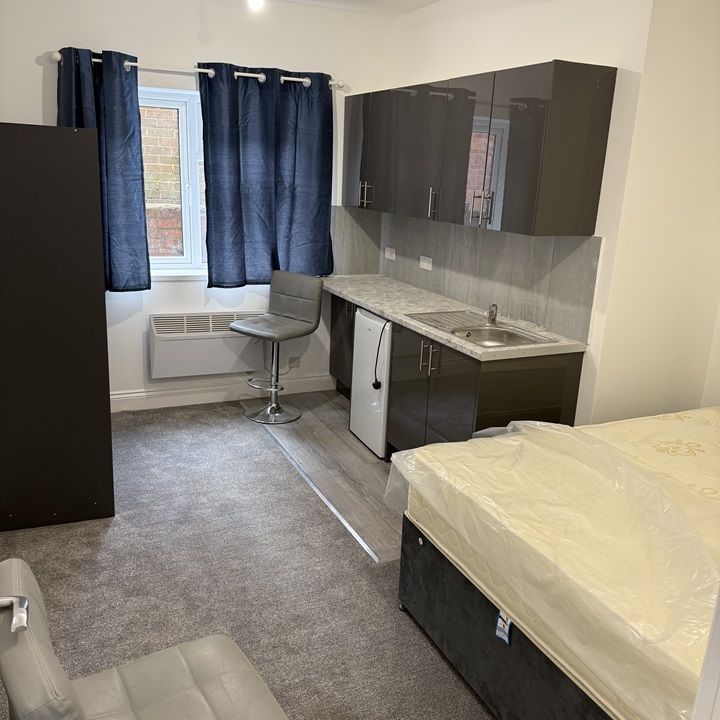 Room in a Shared House, Western Elms Avenue, RG30 - Photo 1