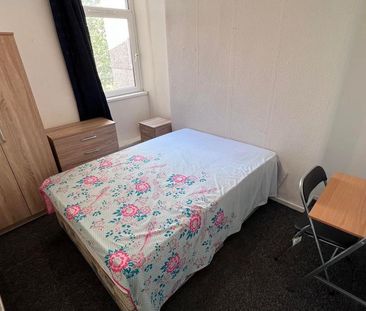 5 bedroom terraced house to rent - Photo 3