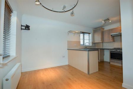 3 bedroom end of terrace house to rent - Photo 3