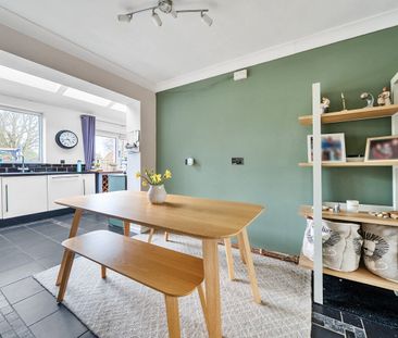 4 bedroom semi-detached house to rent - Photo 4