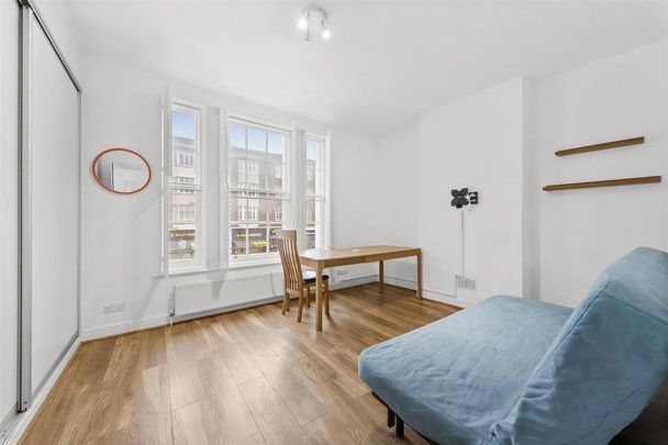 3 bedroom flat to rent - Photo 1