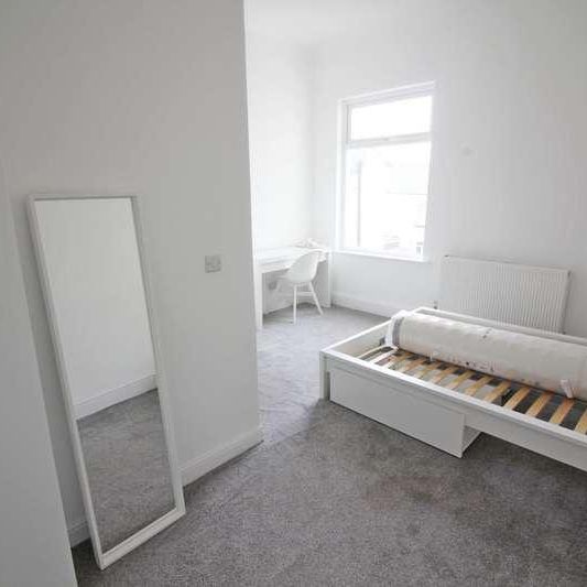 Chesham Road, Chesham, BL9 - Photo 1