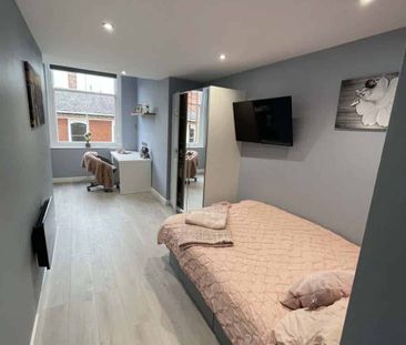 Ensuite Room - Photo 4