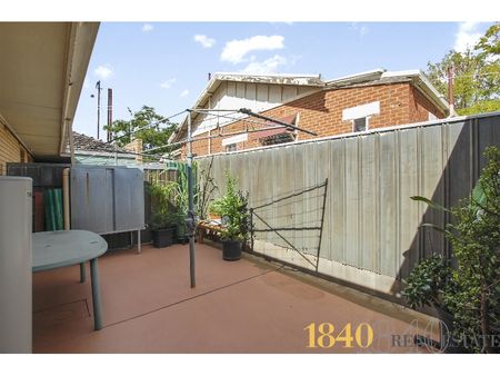 Cute & Cozy - Photo 4