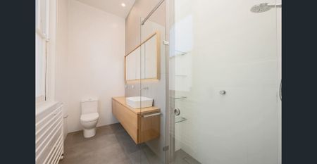 Conveniently located - Photo 4