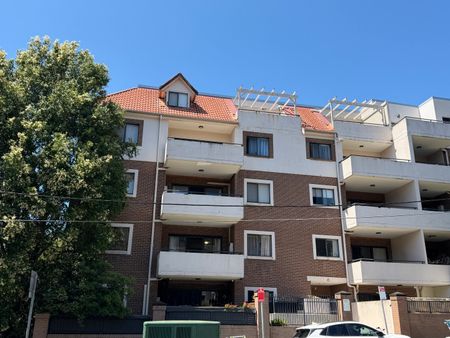 4/74-80 Woniora Road, Hurstville NSW 2220 - Apartment For Rent | Domain - Photo 4