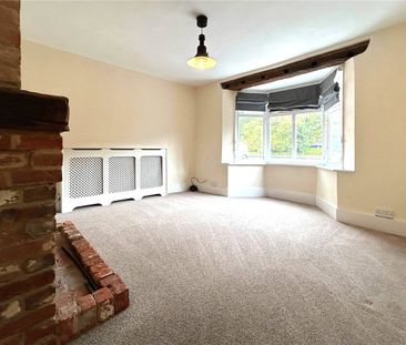 Newnham Road, Hook, Hampshire, RG27 - Photo 1