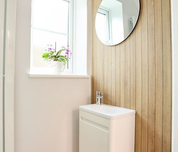 5 Bed Semi-Detached House, College Way, BS34 - Photo 2