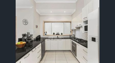 Large Family Home - Photo 3