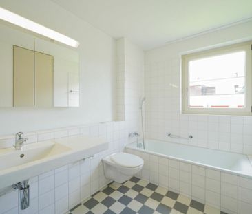 Moderne 5.5-Zimmer-Wohnung an familienfreundlicher Lage in Büren NW - Photo 5